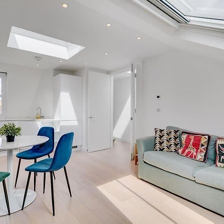 Modern 1 Bedroom Flat In Battersea 런던 외부 사진